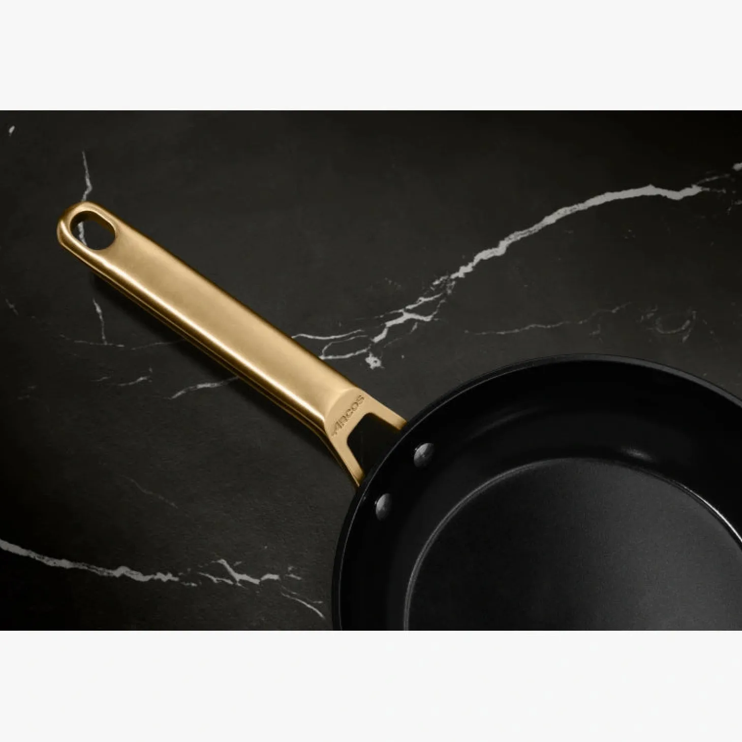 Poêle Antiadhésive Céramique Série Samoa Iconic noir 24 Cm